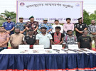 সুন্দরবনের দস্যু সুমন বাহিনীর প্রধানসহ ৭ সদস্যের আত্মসমর্পণ