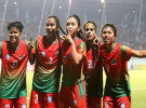 শিরোপা হাতছাড়া হওয়ার পর আগের সাফ জেতা পুরস্কার পেলেন নারী ফুটবলাররা