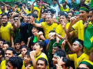 দিনাজপুরে বৃষ্টি উপেক্ষা ব্রাজিল সমর্থকদের বর্ণিল শোভাযাত্রা