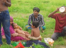 শূন্যরেখায় ৯৬ ঘণ্টা ধরে ৯ বাংলাভাষীর মানবেতর জীবন