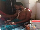 কামড় দেওয়া সাপ নিয়ে হাসপাতালে যুবক 