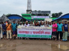 শ্যামনগরে চিংড়ি পোনা ক্রয়-বিক্রয় কেন্দ্রের মধ্য দিয়ে অপরিকল্পিত ড্রেন নির্মাণের প্রতিবাদে মানববন্ধন