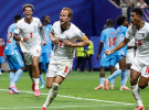 কেইনের জোড়া গোলে শেষ ষোলোয় ইংল্যান্ড
