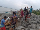 শ্যামনগরে উপকুল রক্ষা বাঁধ থেকে ১২টি নাইনটি অপসারিত