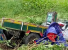 নড়াইলে নিয়ন্ত্রণ হারিয়ে নছিমন খাদে, চালক নিহত 
