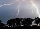 শ্যামনগরে বজ্রপাতে গৃহবধূর মৃত্যু