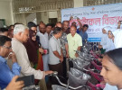 দিনাজপুরে ৬০ শিক্ষার্থীর হাতে বাইসাইকেল তুলে দিলেন সমাজকল্যাণমন্ত্রী ডা. জাহিদ