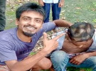চুরির অভিযোগে তরুণকে আটক, মাথার চুল কেটে ‘শাস্তি’, ভিডিও ভাইরাল