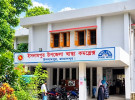 বিদ্যুৎস্পৃষ্টে নিহত অটোচালক, আহত মেয়ে