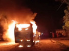 গভীর রাতে পার্কিং করা বাসে আগুন 