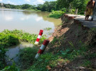 গোপালগঞ্জে শৈলদাহ নদীতে বিলীন হচ্ছে সড়ক