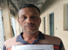 সাতক্ষীরায় আদালত চলাকালিন পুলিশকে লক্ষ্য করে জুতা নিক্ষেপ আসামী রেজাউলের
