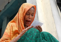 স্বজনদের কান্না থামছে না, শেষবারের মত সন্তানের মুখ দেখার অপেক্ষা