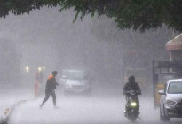 সারাদেশে আরও ১০ দিন ঝড়-বৃষ্টির সম্ভাবনা