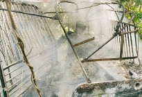 সিএনজির গ্যাস সিলিন্ডার বিস্ফোরণে দগ্ধ হয়ে যাত্রী নিহত  