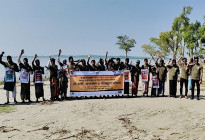 ঋণ চাই না, ক্ষতিপূরণ চাই, বিশ্বকে জেলেদের হুঁশিয়ারি