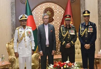 রাষ্ট্রপতির সঙ্গে তিন বাহিনীর প্রধানদের সাক্ষাৎ