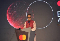 ‘আর্থিক খাতে বজ্র আঁটুনি ফসকা গেরো অবস্থা’