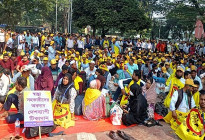 আজও কর্মবিরতিতে স্বাস্থ্য সহকারীরা, ১৫ হাজার কেন্দ্রের টিকাদান বন্ধ