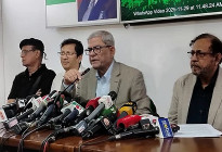 ‘খালেদা জিয়া বিদেশে নেওয়ার মতো অবস্থায় নেই’