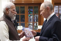 পুতিনকে ‘গীতা’ উপহার দিলেন মোদী