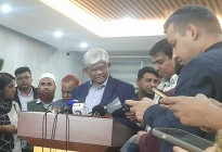 ‘ভারতের সঙ্গে সম্পর্ক স্বাভাবিক করতে কাজ করছে সরকার’