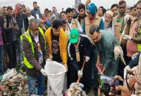 ৩০০ ফুট থেকে বর্জ্য পরিষ্কার করছে ঢাকা উত্তর বিএনপি