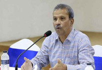 ভারতে না যাওয়ার সিদ্ধান্তকে স্বাগত জানালেন আসিফ নজরুল