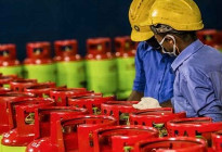 এলপি গ্যাসের দাম বেড়ে ১ হাজার ৩৫৬ টাকা