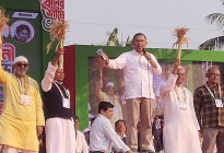 ‘অনেকদিন পর নানি বাড়ী এসেছি, ধানের শীষে ভোট চাইতে’