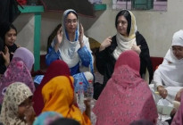 এতিম শিশুদের সঙ্গে ইফতার করলেন জুবাইদা-জাইমা