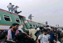 বগুড়ায় লাইনচ্যুত নীলসাগর ট্রেনের ৭ বগি, আহত অর্ধশতাধিক