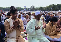 দিনাজপুরে দেশের অন্যতম বুহৎ ঈদ জামাত অনুষ্ঠিত