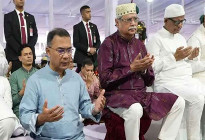 মোনাজাতে যুদ্ধ বন্ধে মুসলিম দেশগুলোকে ঐক্যবদ্ধ হওয়ার আহ্বান