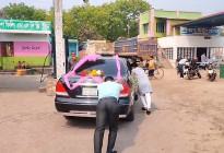 রাজবাড়ীর পাম্পগুলোতে তেল সরবরাহ বন্ধ, ভোগান্তিতে কর্মস্থলে ফেরা মানুষ 