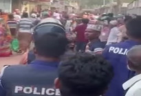 ভাঙ্গায় গ্রামবাসীদের সংঘর্ষে পুলিশ-সাংবাদিকসহ আহত শতাধিক