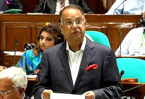 ‘তেলের দাম বাড়ানোর সিদ্ধান্ত মন্ত্রিসভায়, আপাতত মজুদ পর্যাপ্ত’