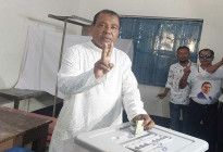 ভোট দিলেন বিএনপি প্রার্থী বাদশা