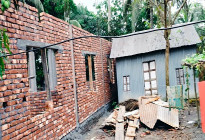 নগরকান্দায় জমি নিয়ে বিরোধ, আদালতের নিষেধাজ্ঞা অমান্যের অভিযোগে উত্তেজনা