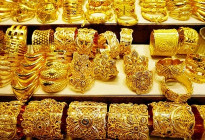 সোনার দাম আরও কমলো