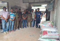 পাচারকালে সুন্দরবনে আহরণ নিষিদ্ধ ২২৫০ কেজি শামুক-ঝিনুক উদ্ধার 