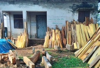 তালাবদ্ধ ভবন, নষ্ট হচ্ছে অবকাঠামো, ভোগান্তিতে খামারিরা