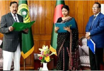 এমপি হিসেবে শপথ নিলেন নুসরাত তাবাসসুম