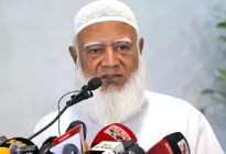 ‘দুটি সার্চলাইট আমাদের দিকে তাক করা’