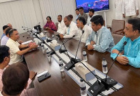 পরিচ্ছন্নতাকর্মীদের জন্য প্রধানমন্ত্রীর ঈদ উপহার ও চেক হস্তান্তর