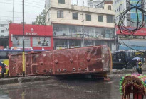 ঢাকার নর্দায় সড়ক দুর্ঘটনায় নিহত ৩