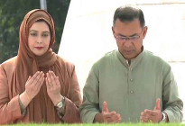 মা-বাবার কবর জিয়ারত করলেন প্রধানমন্ত্রী