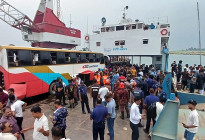 পদ্মায় আবারও বাস ডুবি