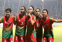 শিরোপা হাতছাড়া হওয়ার পর আগের সাফ জেতা পুরস্কার পেলেন নারী ফুটবলাররা