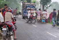 টাঙ্গাইলে ট্রাক-পিকআপ সংঘর্ষ, নিহত ৪
